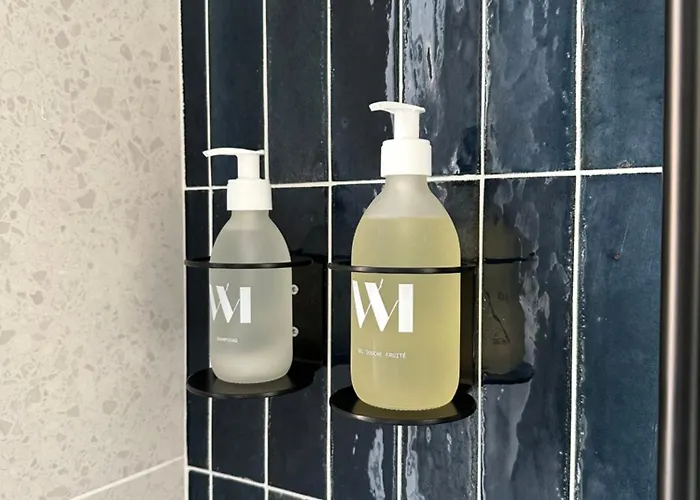 La Place D'henri, Centre